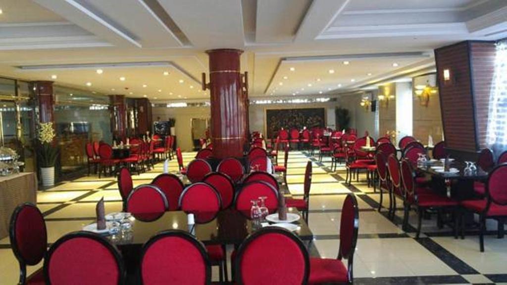 Sun Beach Hotel Котону Екстериор снимка