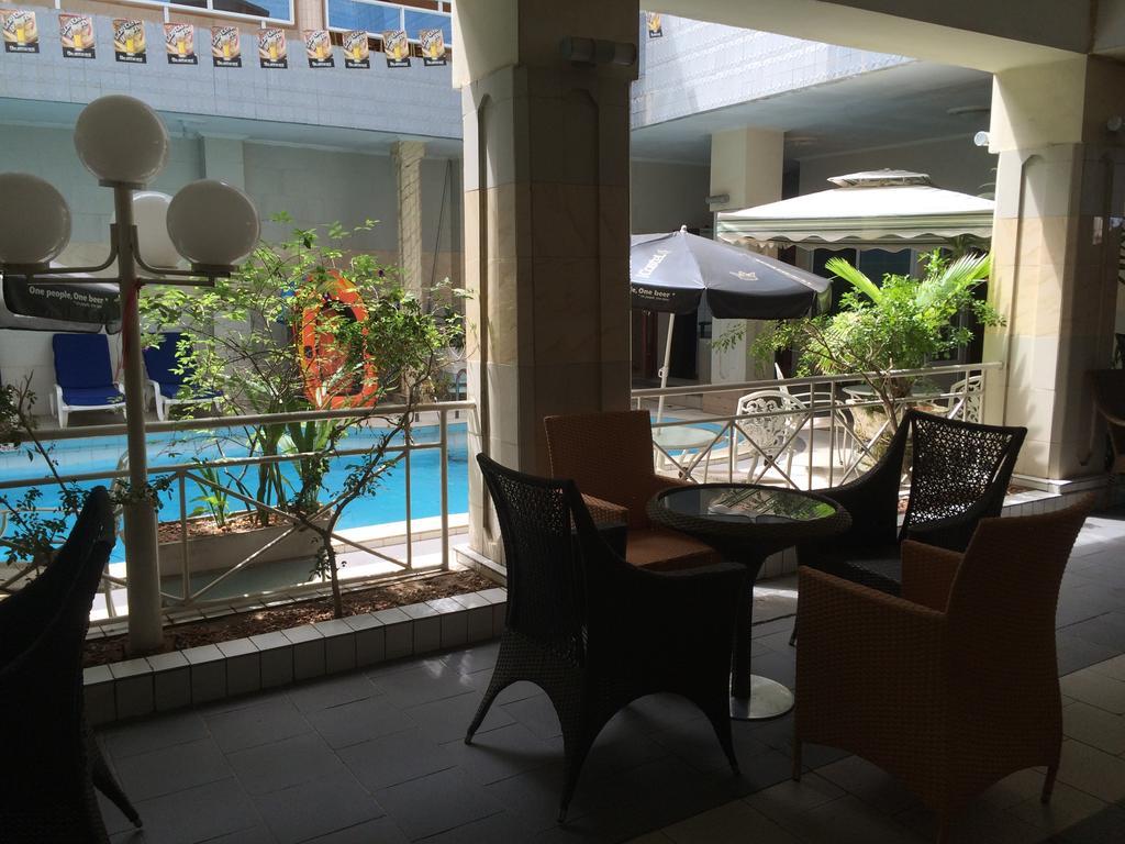 Sun Beach Hotel Котону Екстериор снимка