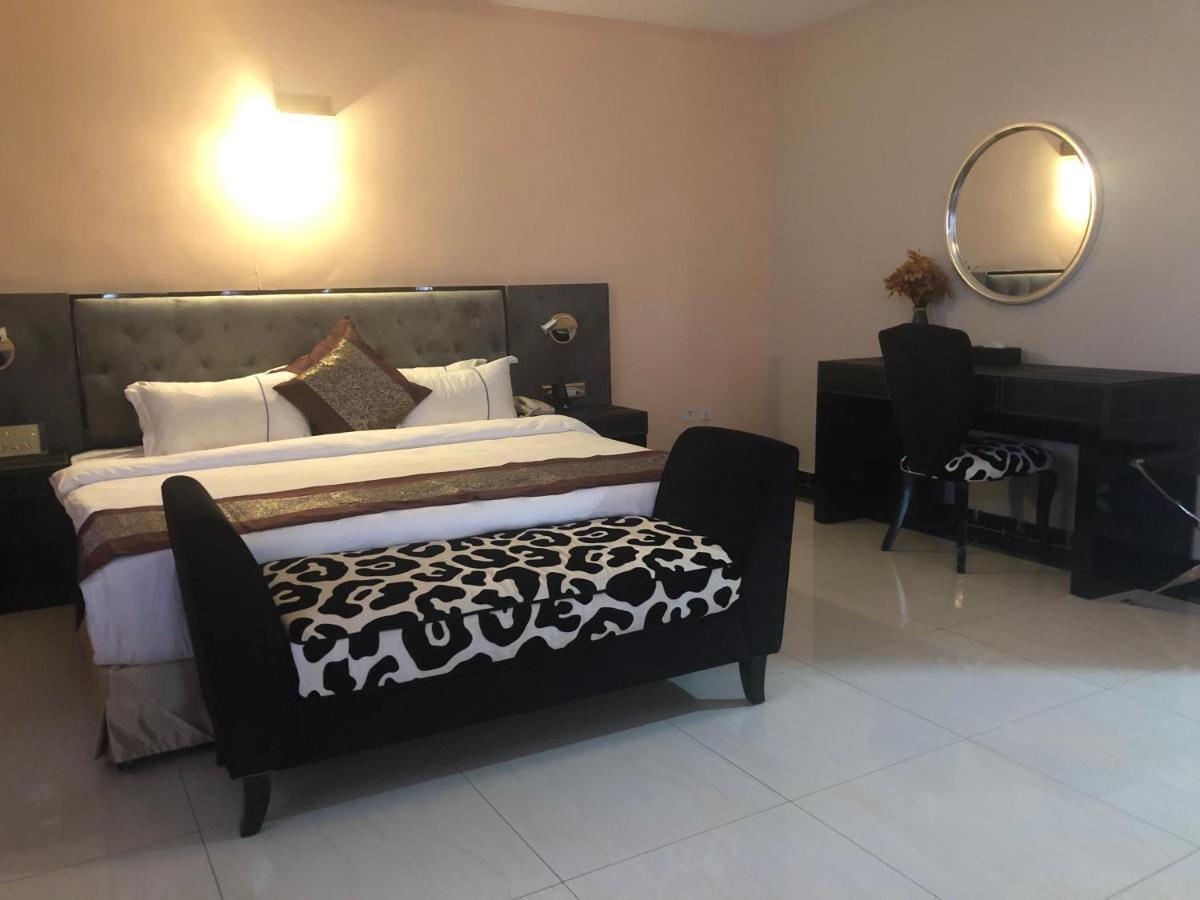 Sun Beach Hotel Котону Екстериор снимка