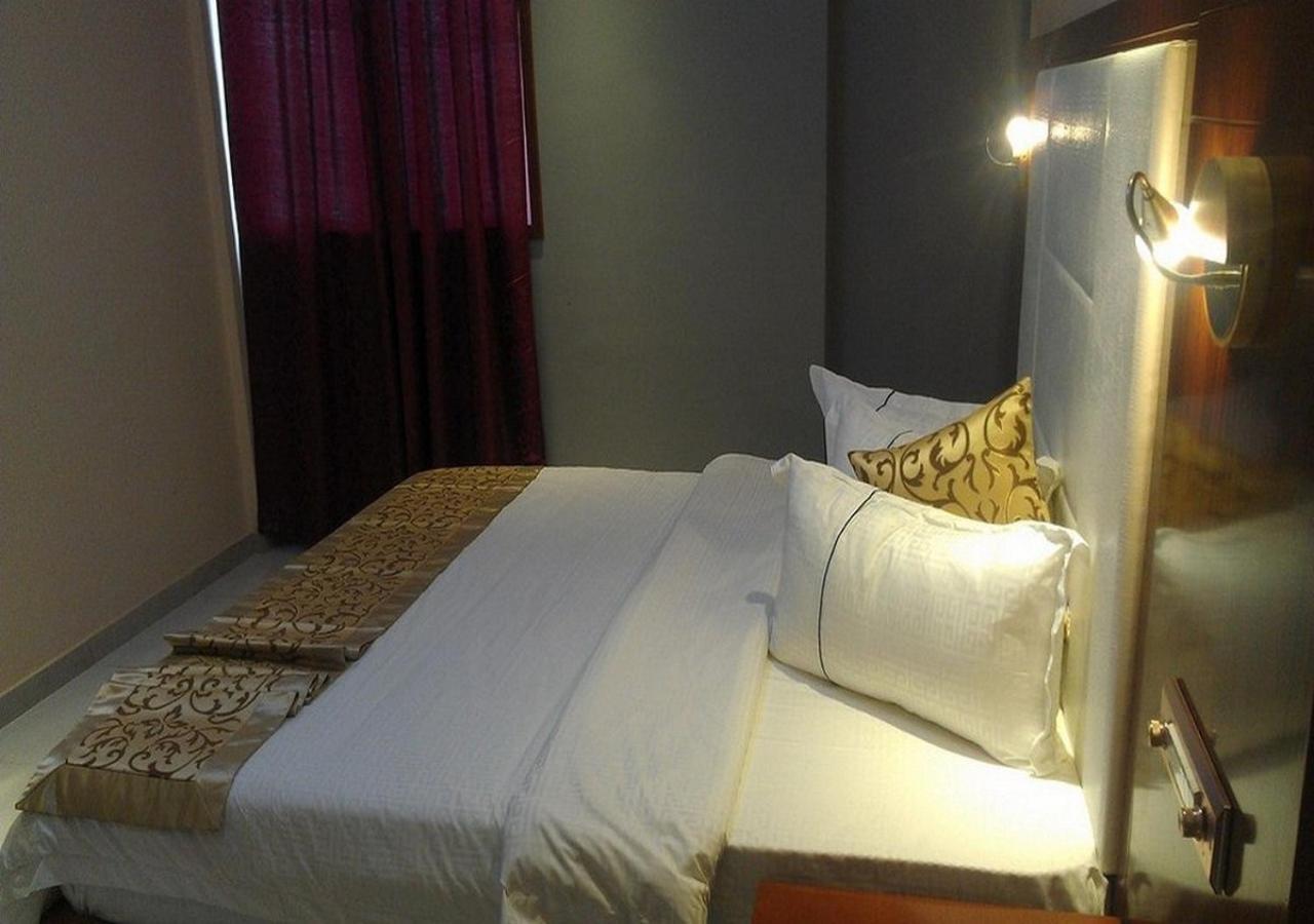 Sun Beach Hotel Котону Екстериор снимка